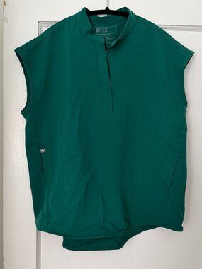 FIGS Technical Collection Rafaela Green Scrub Top size S